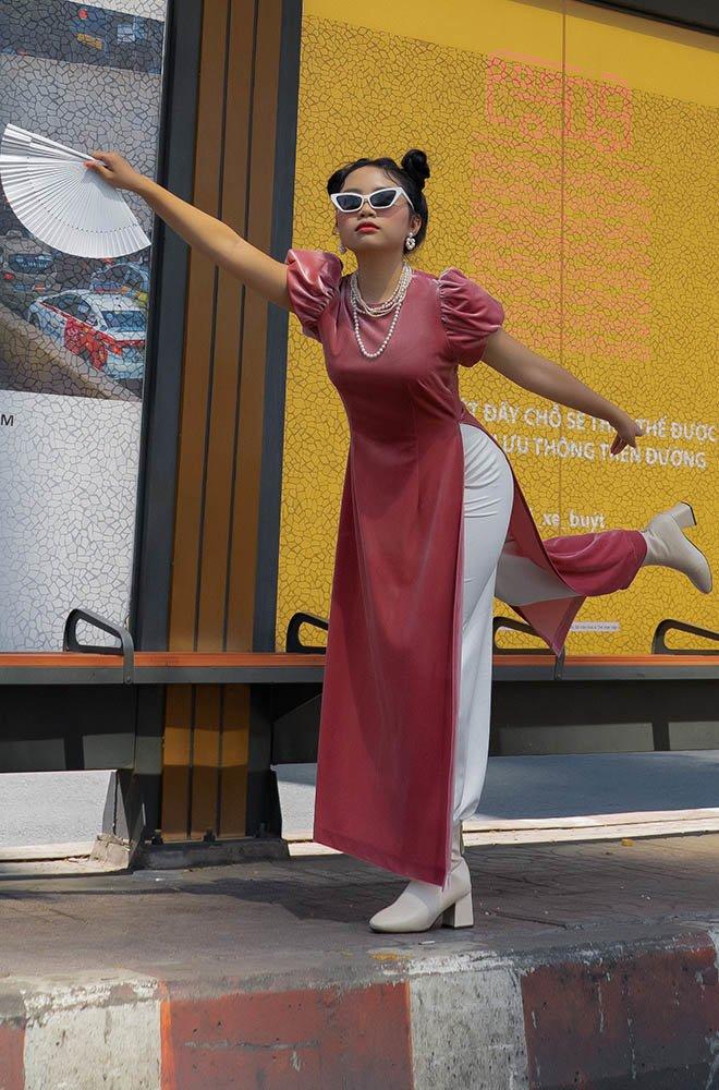 Mặc áo dài sành điệu như Phương Mỹ Chi: xách túi kẹp nách, mang boots siêu ngầu-10
