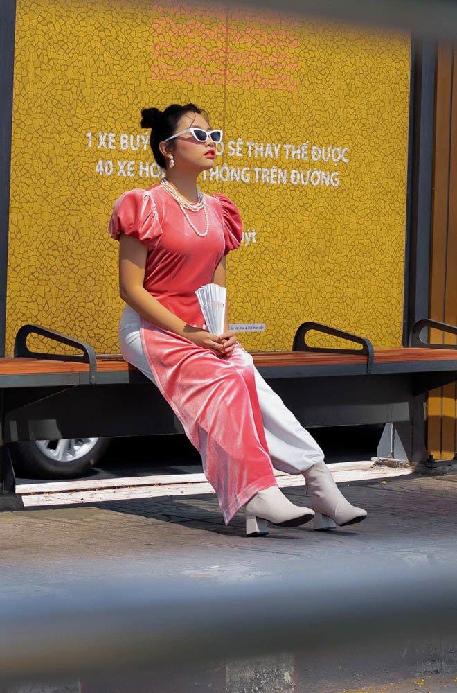 Mặc áo dài sành điệu như Phương Mỹ Chi: xách túi kẹp nách, mang boots siêu ngầu-13