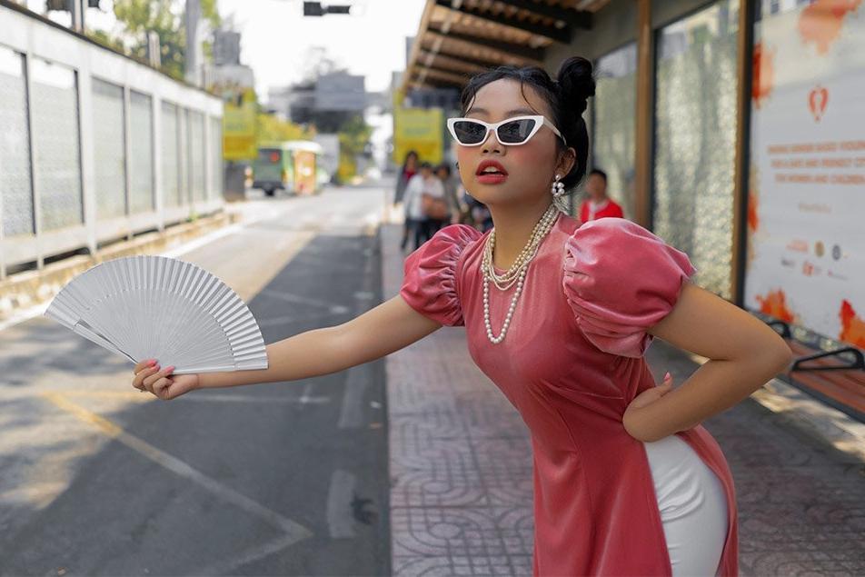 Phương Mỹ Chi tự chế crop top khoe eo đầy ấn tượng-7