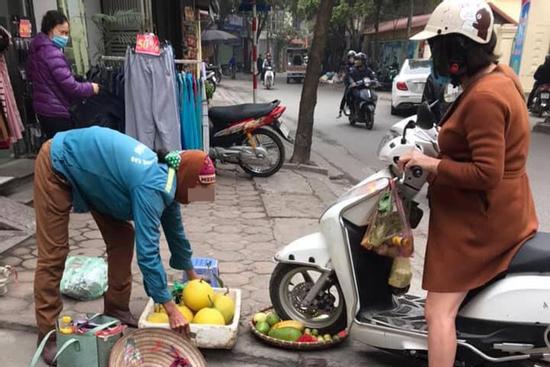 Hàng xóm bất ngờ tiết lộ về chủ shop đường Nguyễn Đổng Chi: 'Ngày thường nó hiền lành lắm, vất vả nuôi hai con nhỏ lại đang bầu bí'