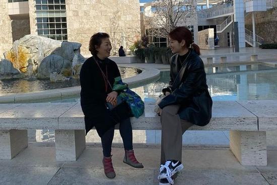Park Shin Hye khoe ảnh bên mẹ trong ngày cuối năm
