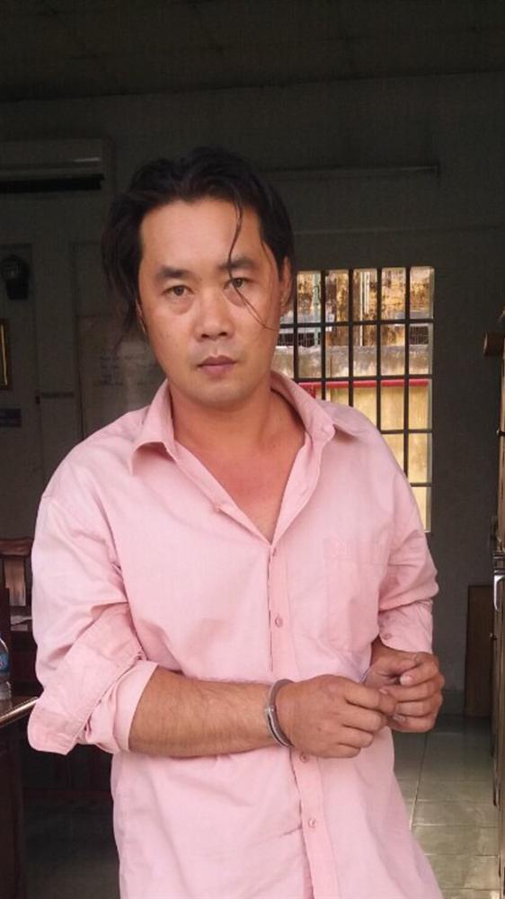 Sau khi phóng hỏa đốt nhà khiến 5 mẹ con hàng xóm tử vong, nghi phạm vẫn có mặt ở hiện trường vờ tỏ vẻ đau xót-1