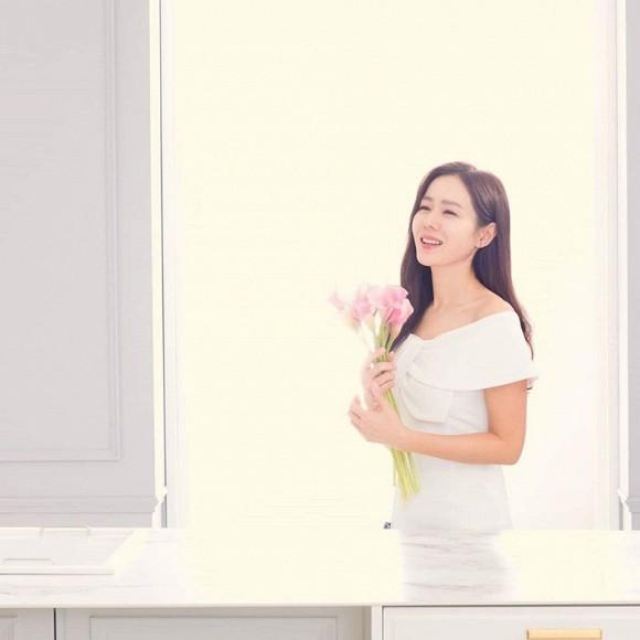 Đã đẹp xuất sắc lại hay thả thính bảo sao Son Ye Jin ở tuổi U40 vẫn hút fan đến vậy-1