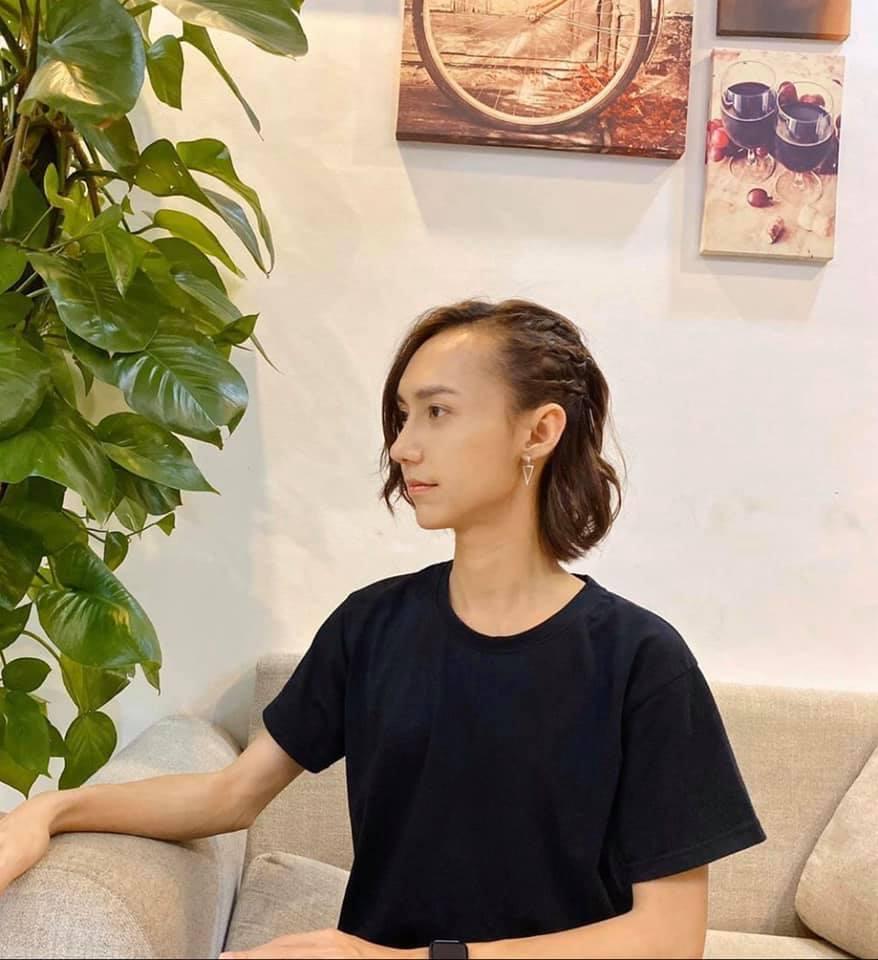 Lynk Lee gây sốc với khoảnh khắc chụp góc nghiêng nữ tính với tóc đuôi gà-5