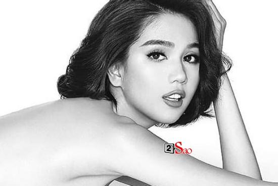 Ngọc Trinh khoe ảnh khỏa thân 'siêu to khổng lồ' tại căn biệt thự triệu đô mới tậu