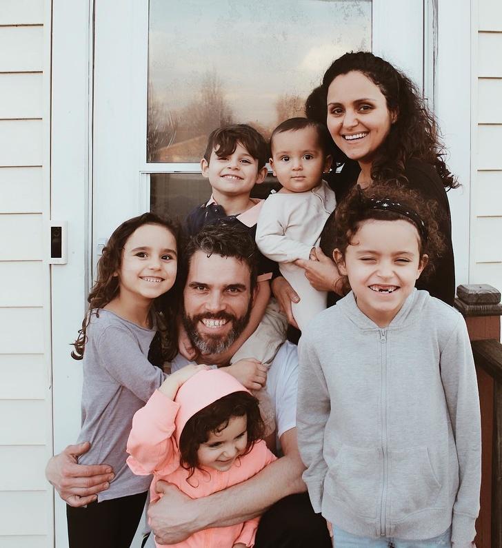 Mẹ 5 con khoe ảnh cơ thể táo bạo khiến giới chị em trầm trồ-4