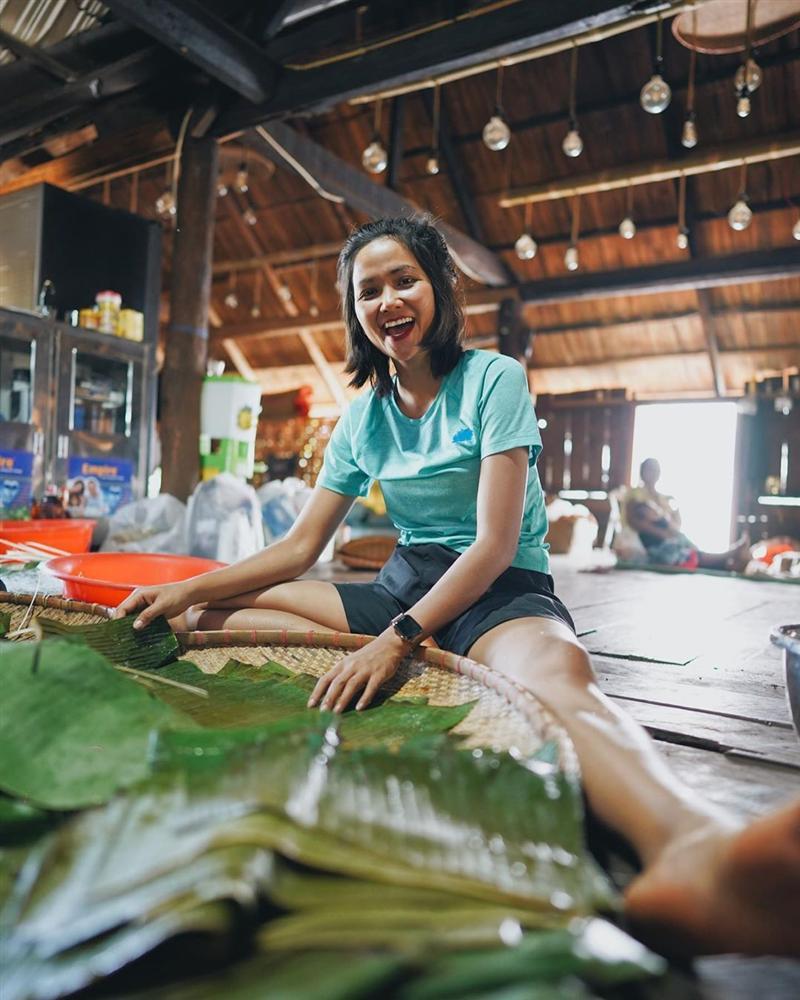 HHen Niê gói bánh tét ăn Tết, thành quả của hoa hậu khiến nhiều người phải bất ngờ-4