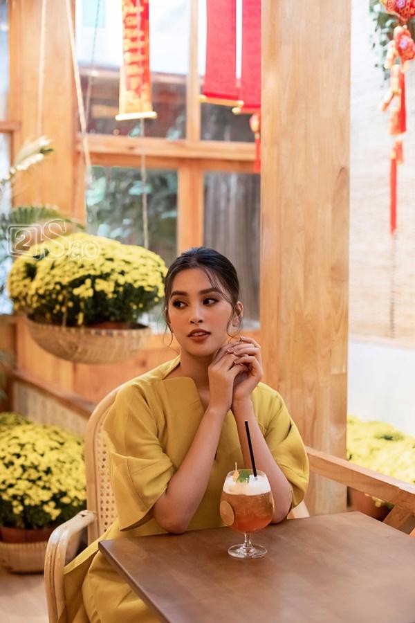 Hoa hậu Trần Tiểu Vy: Tôi từng bật khóc tranh cãi gay gắt với mẹ-1