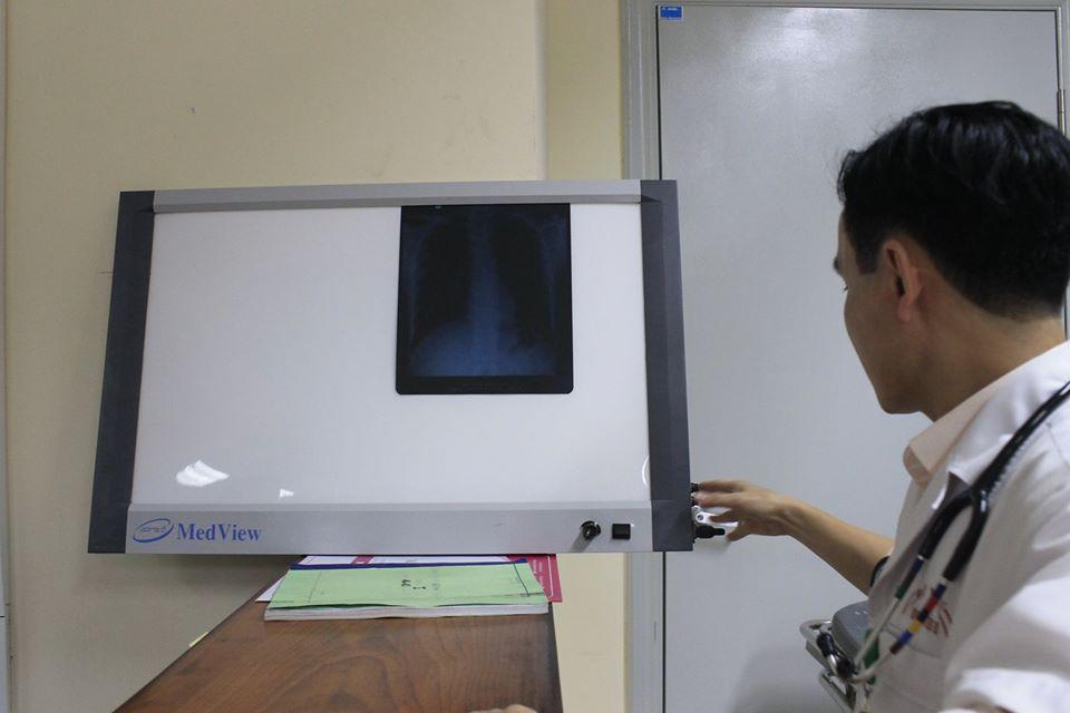 Bệnh viện E trắng đêm cấp cứu, cách ly người đàn ông sốt, khó thở vừa trở về từ Đài Loan-1