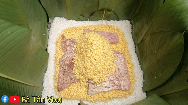 Bà Tân Vlog lại làm bánh chưng siêu to khổng lồ, choáng với số cân nặng-2