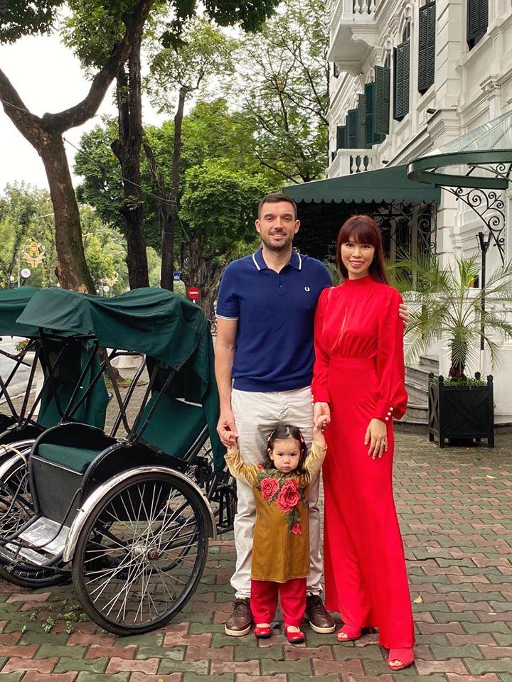 Sao Việt đón Tết bên gia đình: Quân số nhà Ngọc Trinh siêu đông mà vẫn bị nhà HHen Niê áp đảo-13