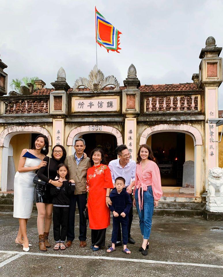 Sao Việt đón Tết bên gia đình: Quân số nhà Ngọc Trinh siêu đông mà vẫn bị nhà HHen Niê áp đảo-14