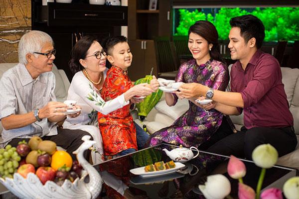 Gái trẻ mạnh tay chi 10 triệu đồng để thuê bạn trai giả ra mắt dịp Tết-1