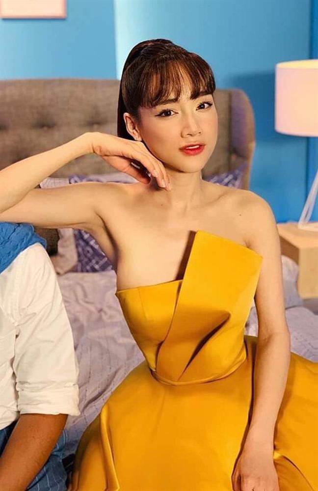 Năm mới viên mãn như Nhã Phương: được chồng chăm đến độ mặt tròn xoe, dáng bớt gầy-1