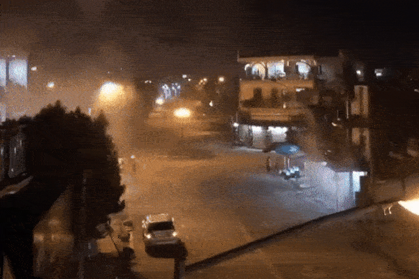 Clip: Sôi máu nhìn người mẹ ở Bình Dương buộc dây dù vào cổ con 2 tuổi, đánh đập như tra tấn-3