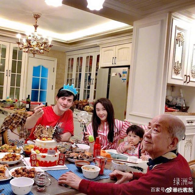 Dàn sao Hoa ngữ làm gì trong ngày đầu năm mới để cả năm may mắn cát tường?-6