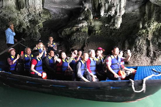 Nữ du khách Hàn Quốc rơi xuống biển tử vong do lật đò mùng 1 Tết