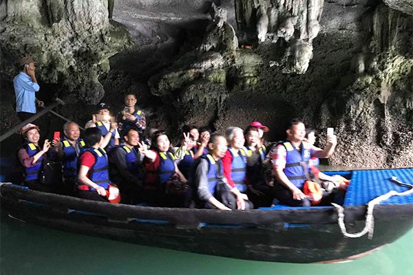 Nữ du khách Hàn Quốc rơi xuống biển tử vong do lật đò mùng 1 Tết-1