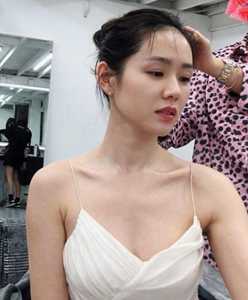 3 mẹo làm đẹp giúp Son Ye Jin có da mộc căng bóng-3