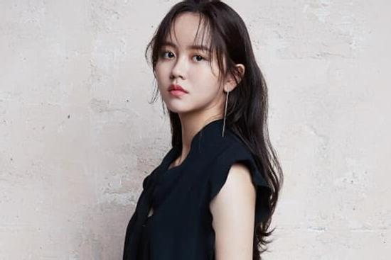 'Em gái mưa' Kim So Hyun gửi lời chúc mừng dễ thương ngày đầu năm