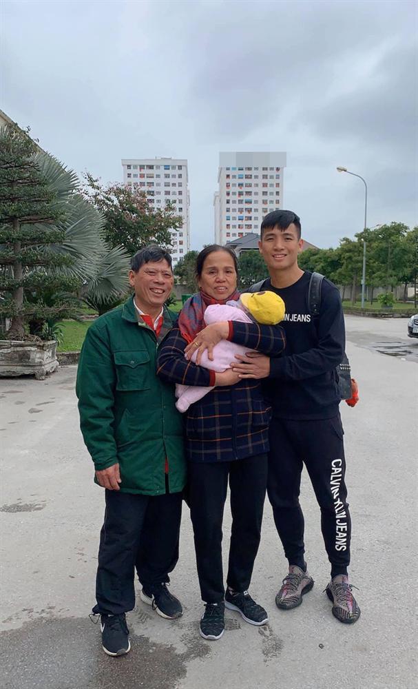 Đầu năm chuyển khoản lì xì cho vợ gần 240 triệu, Bùi Tiến Dũng làm hội chị em gato cực mạnh-3