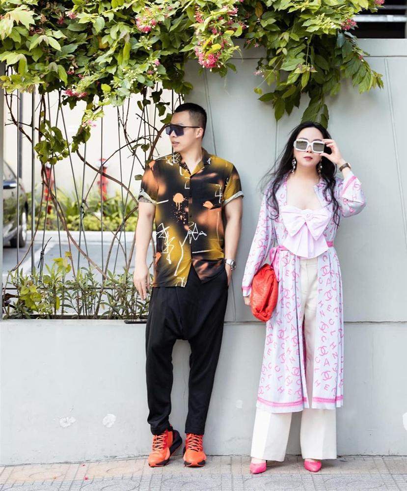 Có phải Phượng Chanel hoàn toàn biết mặc đẹp nhưng cố tình thích phối đồ xấu để bị chê?-1