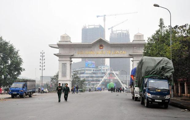 Tạm ngừng xuất, nhập cảnh khách du lịch qua cửa khẩu Quốc tế Lào Cai-1