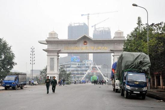 Tạm ngừng xuất, nhập cảnh khách du lịch qua cửa khẩu Quốc tế Lào Cai