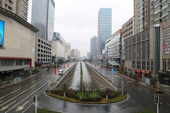 Cách ly 56 triệu dân - lo động thái chưa từng có của TQ phản tác dụng