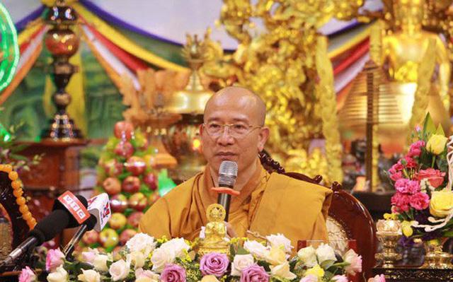 Trụ trì chùa Ba Vàng tổ chức hóa giải virus corona đã bị xử lý-1