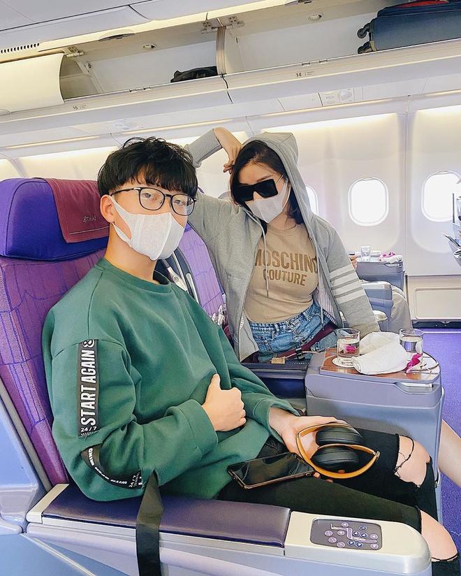 Sao Việt đeo khẩu trang khi du lịch đầu xuân vì sợ virus corona-7