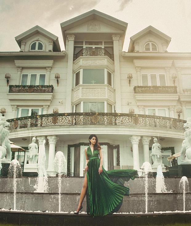 Khoe đón tết sương sương, em chồng Hà Tăng làm ai nhìn cũng choáng khi ở trong biệt thự siêu khủng-3