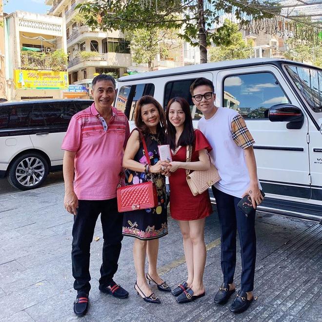 Vợ Bùi Tiến Dũng, con gái Minh Nhựa khoe lì xì trăm triệu dịp Tết-6