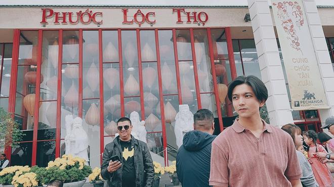 Tim khoe mới tậu xe hơi ở Mỹ-2