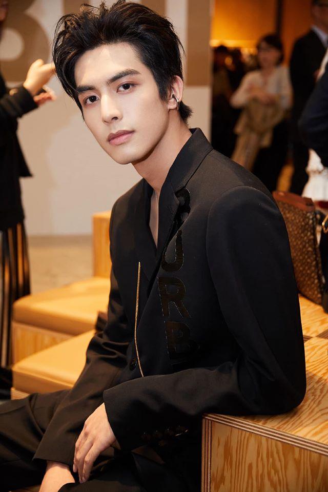 Dung mạo cực phẩm của Tống Uy Long - mỹ nam đang hot sau Vương Nhất Bác và Tiêu Chiến-8