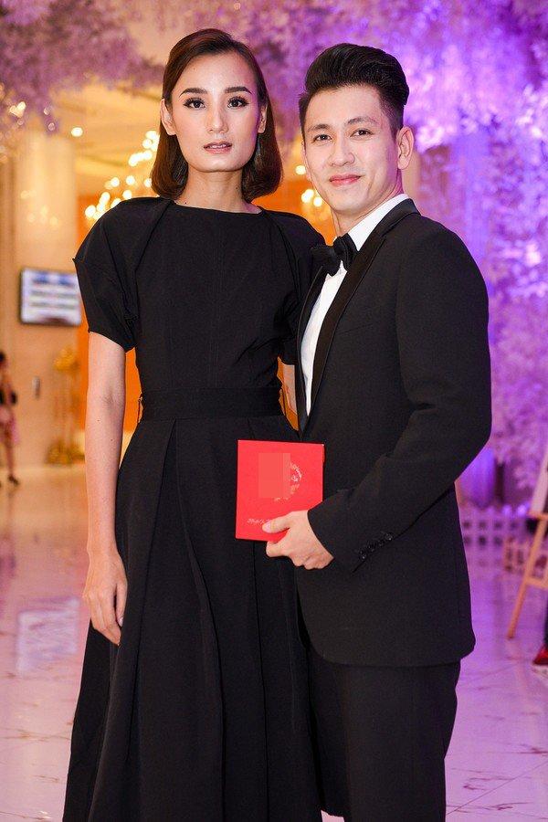 Chồng thấp vợ cao, 3 cặp đôi này vẫn cực đẹp đôi nhờ mặc đồng điệu từ nhà ra phố-16