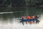 Ghe chở 10 người vượt sông đi cúng đầu năm bị chìm, đã vớt được 3 thi thể, còn 3 người mất tích-8