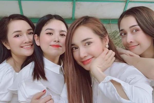 Nhã Phương đi trẩy hội cùng gia đình, nhan sắc ngày càng thăng hạng-6