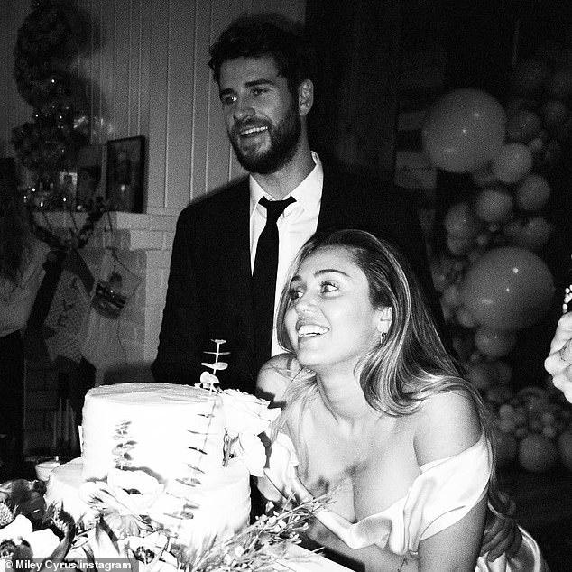 Miley Cyrus và Liam Hemsworth hoàn tất ly hôn-4