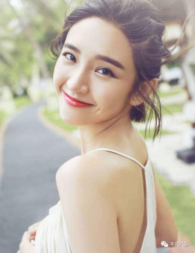 Những mỹ nhân sở hữu nụ cười đáng yêu, thuần khiết nhất làng giải trí Hoa ngữ-3