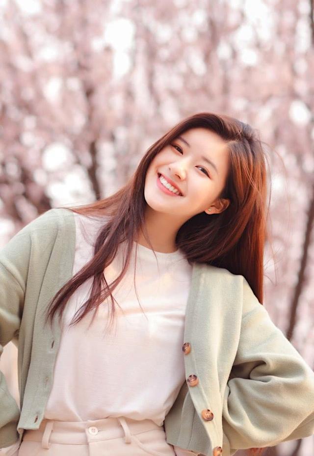 Những mỹ nhân sở hữu nụ cười đáng yêu, thuần khiết nhất làng giải trí Hoa ngữ-9