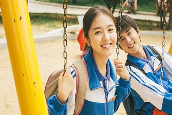 Những bộ thanh xuân có điểm douban cao ngất giúp mọt phim Hoa Ngữ lấy lại động lực đi học sau nghỉ Tết