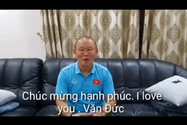 Bạn gái Văn Lâm, vợ Duy Mạnh, Văn Đức trong ảnh được tag và tự đăng-10