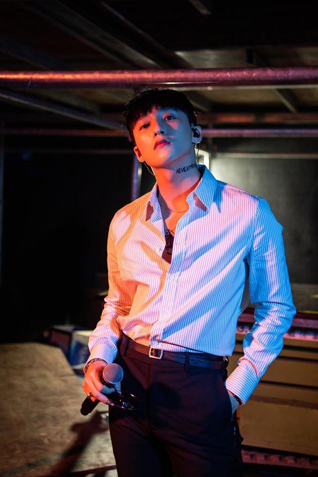 Sơn Tùng M-TP từng hâm mộ một nữ idol Kpop đến mức khắc tên siêu to khổng lồ trong phòng ngủ-1