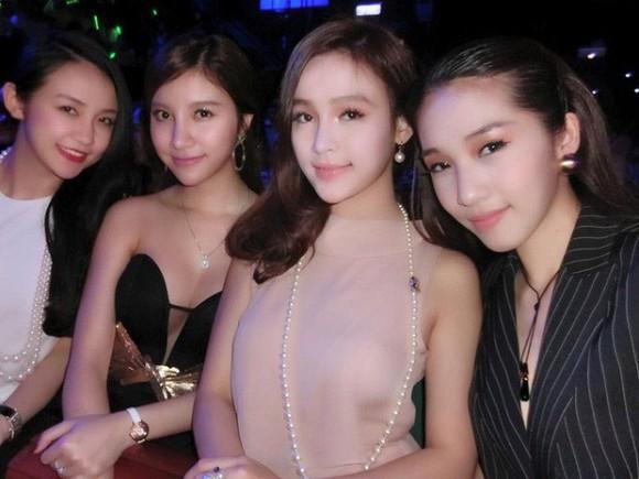 Loạt cựu hotgirl hội ngộ trong một khung hình, ai cũng chồng con đề huề trừ Hạnh Sino-3