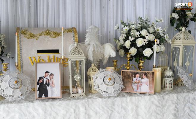 Hé lộ những hình ảnh đầu tiên trong đám cưới Văn Đức, chú rể rước dâu bằng xe tiền tỷ-8