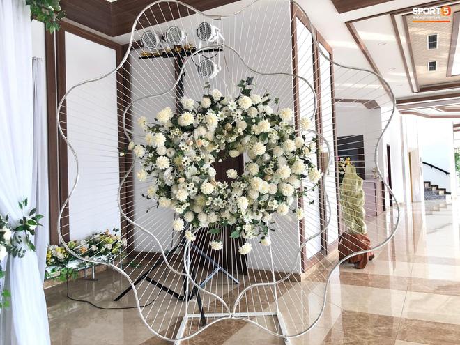 Hé lộ những hình ảnh đầu tiên trong đám cưới Văn Đức, chú rể rước dâu bằng xe tiền tỷ-7