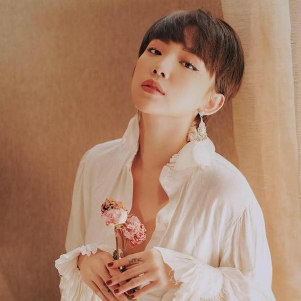 Tóc Tiên cosplay Son Ye Jin để đáp xuống Hyun Bin nhưng bất thành-1