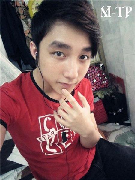 Lâu lâu để lại tóc thư sinh, Sơn Tùng M-TP gây bất ngờ với ngoại hình hệt như 10 năm trước-6