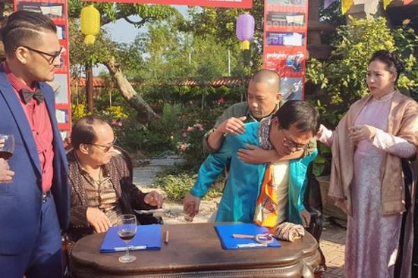 Phim hài Tết về đâu sau khi trả giá hậu quả của cảnh nóng dung tục?-4